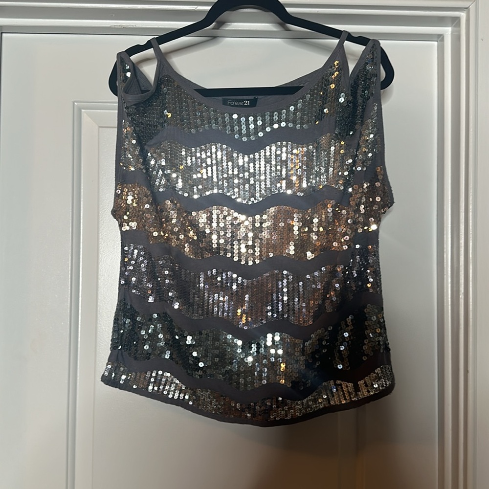Grey Large sequence top - Picture 3 of 4